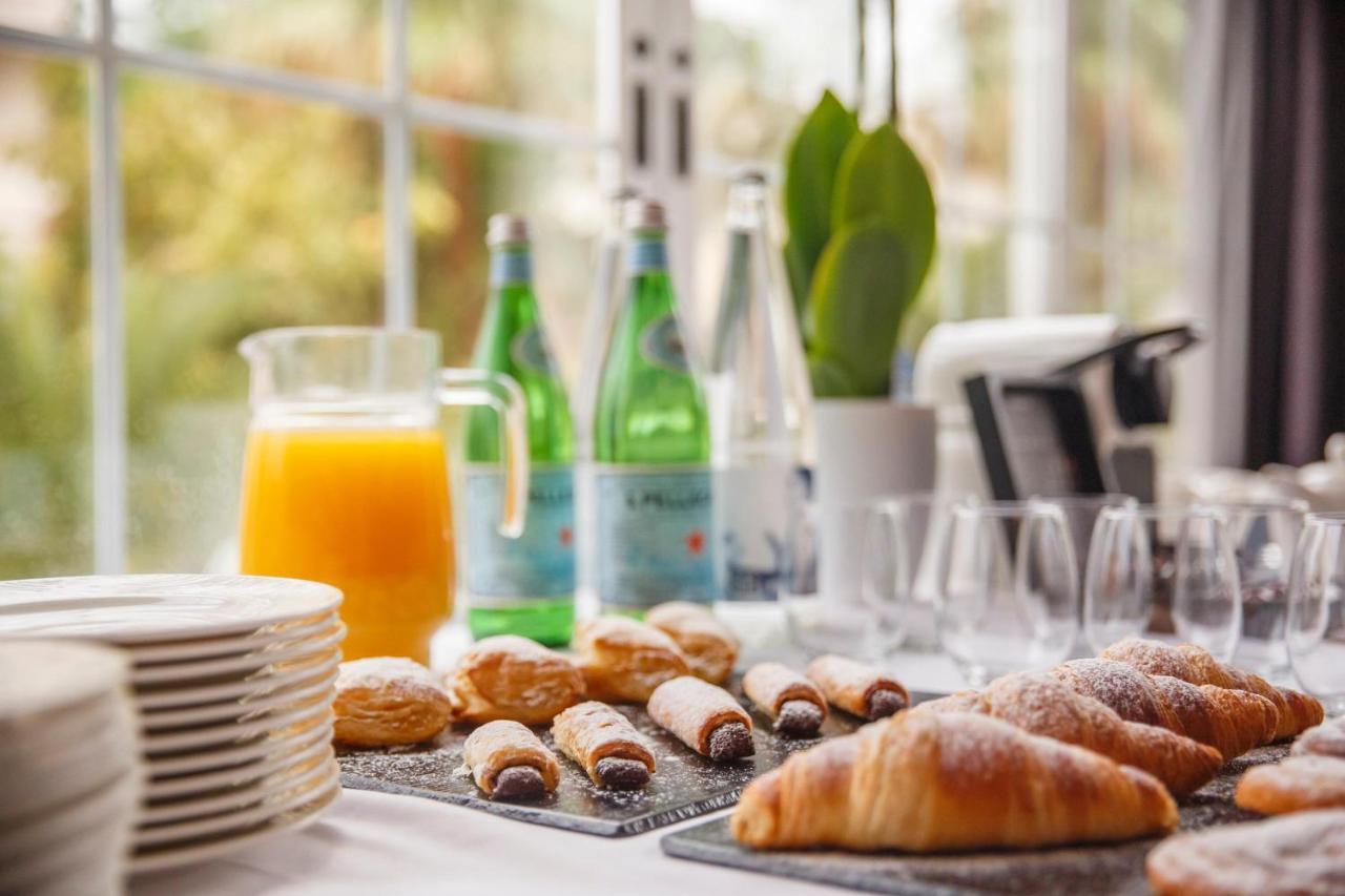 Готель Pure Salt Garonda - Adults Only Плайя-де-Пальма Екстер'єр фото A continental breakfast